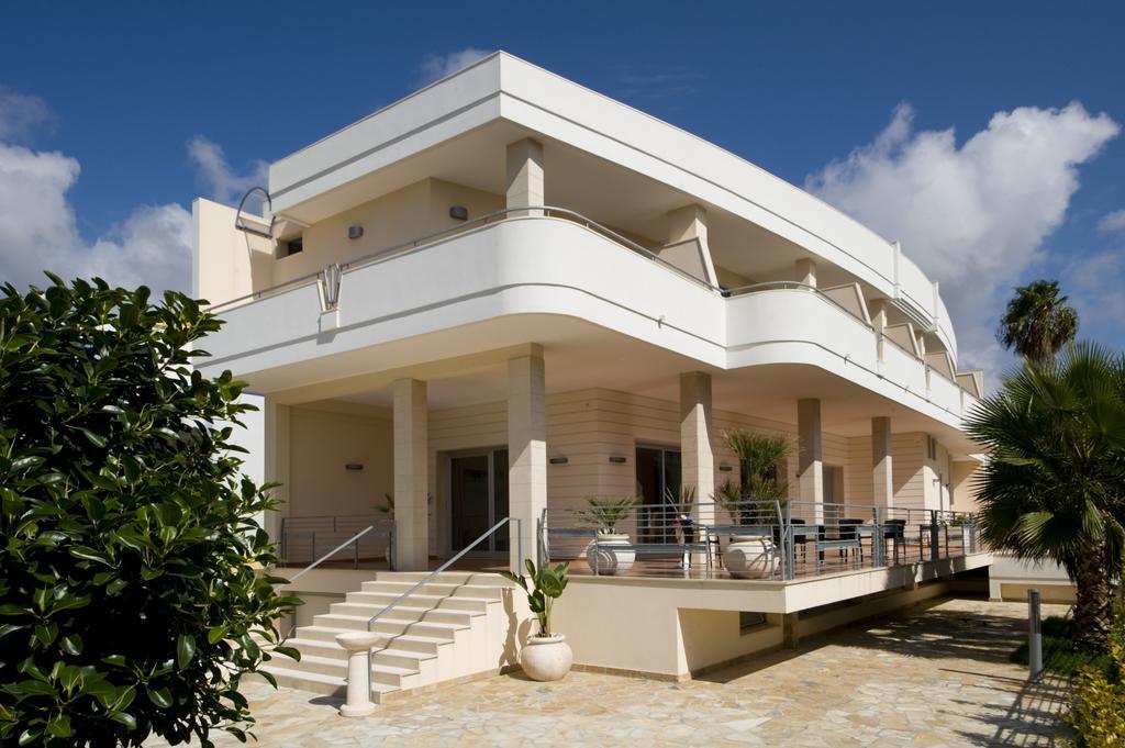 Residenza Del Mare Hotel Сант'Изидоро Екстериор снимка